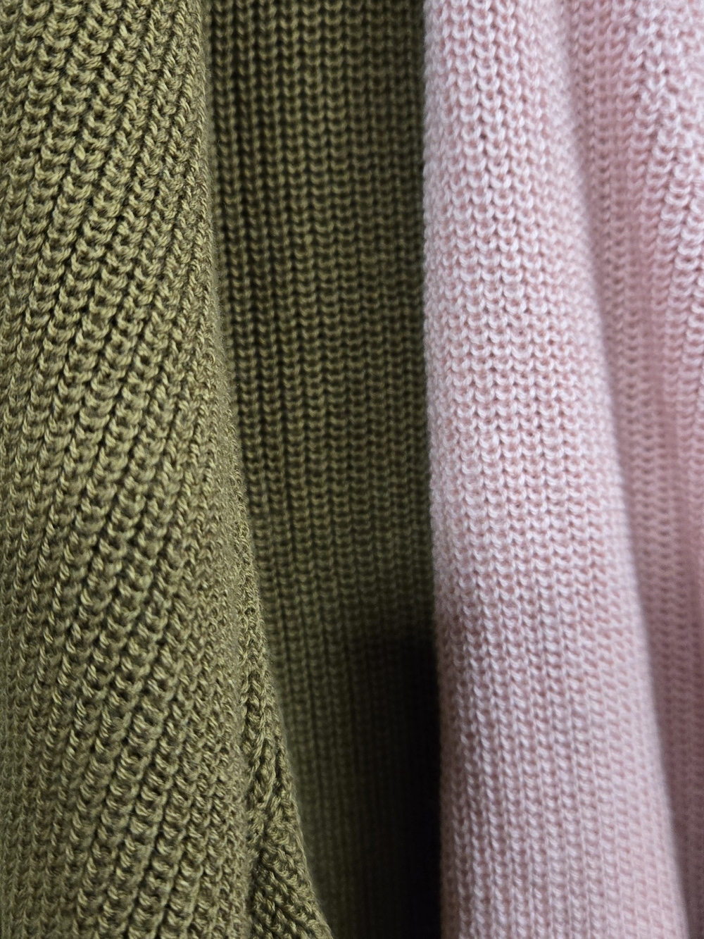 V-Neck Ribbed Sweater - Pink - Picture 3 of 6